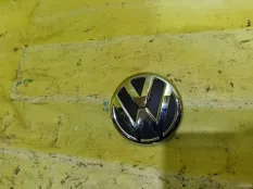 Эмблема крышки багажника Volkswagen Polo