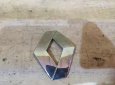 Эмблема крышки багажника Renault Megane 2