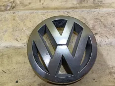 Эмблема решетки радиатора Volkswagen Golf Plus