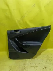 Обшивка двери Volkswagen Passat