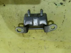 Петля двери nissan Qashqai