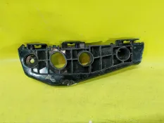 Кронштейн бамперa toyota Corolla