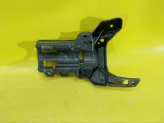 Кронштейн форсунки омывателя фары renault Logan