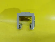 Кронштейн форсунки омывателя фары Mazda 6