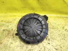 Корпус воздушного фильтра audi 80