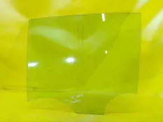 Стекло двери renault Logan