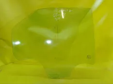 Стекло двери renault Logan