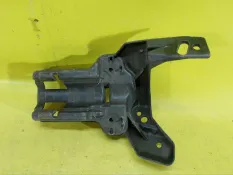 Кронштейн форсунки омывателя фары renault Megane