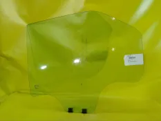 Стекло двери renault Logan