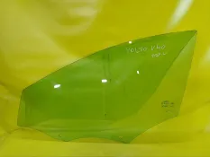 Стекло двери Volvo V40