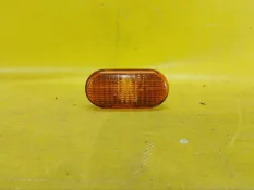 Повторитель поворота в крыло renault Clio