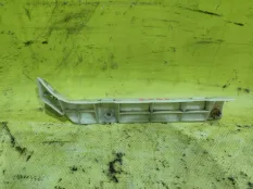 Кронштейн бамперa nissan bluebird