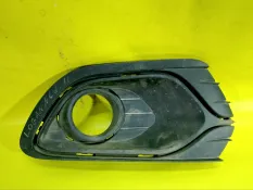 Накладка противотуманной фары renault Logan