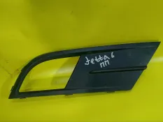 Накладка противотуманной фары Volkswagen Jetta