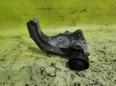 Кронштейн генератора Lada Granta