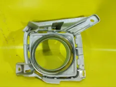 Накладка противотуманной фары toyota Land Cruiser