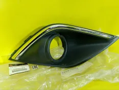 Накладка противотуманной фары Mitsubishi Outlander