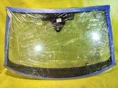 Стекло лобовое audi q8