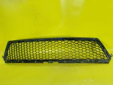 Решетка в бампер renault Sandero