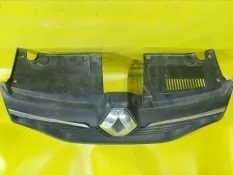 Решетка радиатора renault Logan