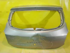 Дверь багажника renault Sandero
