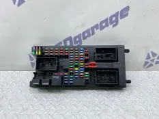 Блок предохранителей Land Rover Discovery 2004-2009 YQE500420SW 3, передний