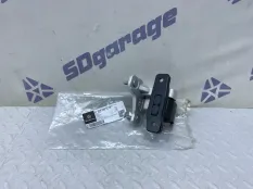 Петля двери нижняя Mercedes-Benz E-Class 2019 A2137201110 W213, передняя левая