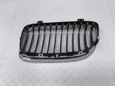 Решетка радиатора BMW 3er 2008-2012 51137201968 E90, передняя правая