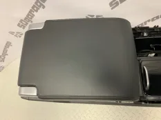 Консоль между сидений LAND ROVER DISCOVERY 5 2020 LR082429 L462 3.0 V6 D GEN2 MONO TURBO