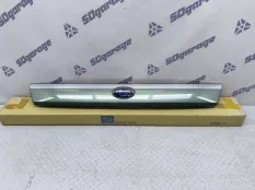 Накладка крышки багажника Subaru Forester 2002-2007 91112SA620QG S11, задняя