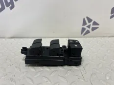 Кнопки стеклоподъемников Lexus UX 250H 2020 8404033190 200/250H 2000CC 16-VALVE DOHC, передние левые