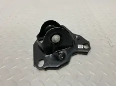 Кронштейн продольного рычага BMW 2 Gran Coupe 2023 33326896992 F44 B38A15F, правый