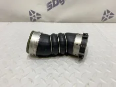 Патрубок интеркулера BMW X5 2018 11617823236 F15 N57D30A, передний правый