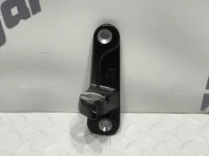 Петля двери нижняя Mercedes-Benz GLS 2017 A1667300337 W166 642826, задняя левая