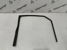 Уплотнитель стекла двери Lexus NX 300H/200T 2020 6815278011 Z10 2ARFXE-2500CC 16-VALVE DOHC EFI, задний левый