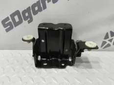 Кронштейн моторного отсека BMW X5 2021 51717447009 G05 B58B30C, передний левый