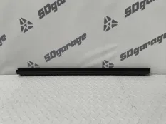 Уплотнитель стекла двери Mercedes-Benz GLE 2022 A1677251700 W167 / V167 654920, передний левый