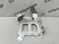 Кронштейн аккумуляторной батареи Mercedes-Benz GLE 2022 A1673420000 W167 / V167 654920, передний