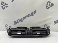 Воздушный дефлектор в торпеду центральный BMW X5 2018 64229252648 F15 N57D30A, передний