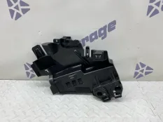 Кронштейн замка двери Volvo XC90 2019 32310710 2 B4204T26, задний правый