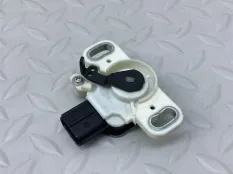 Датчик педали тормоза Lexus NX 300H/200T 2020 8951033030 Z10 2ARFXE-2500CC 16-VALVE DOHC EFI