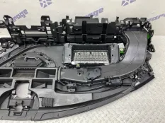 Торпедо Porsche Taycan 2021 9J1857003BMAU4 9J1 EBFA