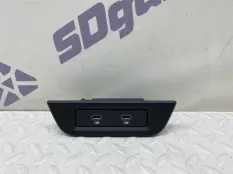 Блок USB Porsche Taycan 2021 9J1035722B 9J1 EBFA, задний