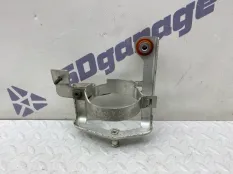 Кронштейн насоса охлаждения Porsche Taycan 2021 9J1965543 9J1 EBFA