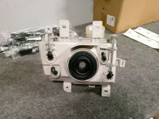 Фара Hyundai HD65/72 921015H001, левая