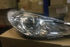 Фара Hyundai Sonata 6 2010 921023S000, правая