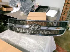 Решетка радиатора Hyundai Starex 2008 865604H000