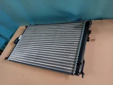 Радиатор охлаждения Renault Duster 1 2011 214101752R