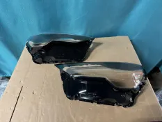 Стекло фары Audi Q3 F3 2018 83A9410331, левое