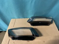 Стекло фары Audi Q5 2012 8R0941044C1, правое